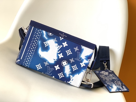 Cremallera doble de la pequeña cartera de Gastón Louis Vuitton LV Pochette usable 