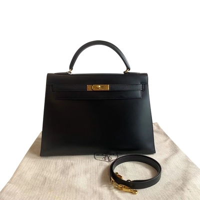 HermèS Kelly 32 Preloved calificó el bolso negro negro de la caja del hardware del oro de Epsom Sellier