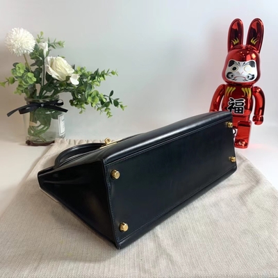 HermèS Kelly 32 Preloved calificó el bolso negro negro de la caja del hardware del oro de Epsom Sellier