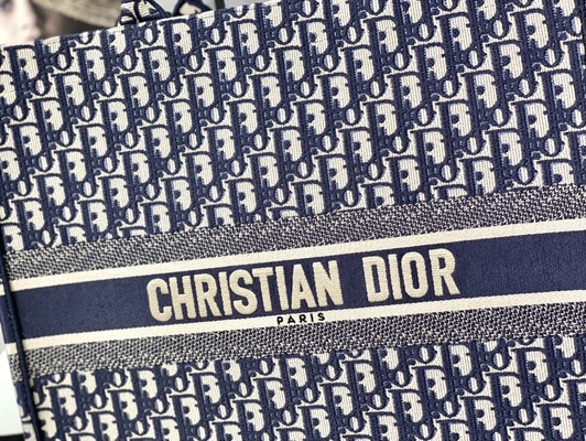 Bolso calificado azul Christian Book Large de Dior Oblique Embroidery Canvas Navy