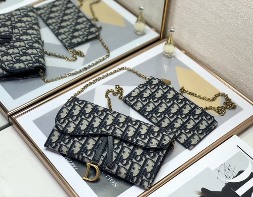 El OEM calificó la silla de montar Dior Oblique Jacquard Pouch Wallet largo