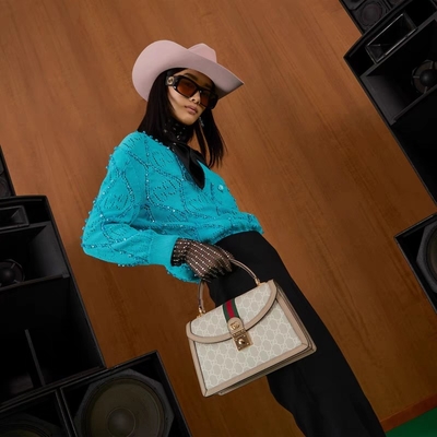 Lona suprema beige y blanca del pequeño bolso del GG Gucci Ophidia de las señoras