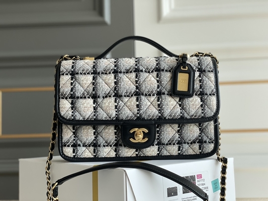 Lanas blancas de la tela escocesa del negro clásico de 2WAY Chanel Medium Flap Bag Messenger