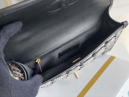 Lanas blancas de la tela escocesa del negro clásico de 2WAY Chanel Medium Flap Bag Messenger