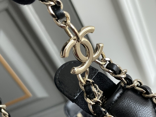 Cuero negro de la piel de becerro del bolso del hobo de Mini Sling Bag Branded Chanel de la cadena