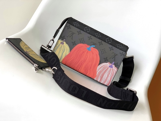 Impresión Gaston Wearable Wallet de la calabaza del viaje del LV X YK Mini Designer Purses Louis Vuitton Pochette
