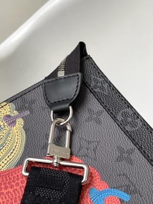 Impresión Gaston Wearable Wallet de la calabaza del viaje del LV X YK Mini Designer Purses Louis Vuitton Pochette