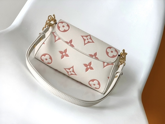 Cuero preferido de Mini Sling Bag Branded LV Rose Trianon Two Monogram Empreinte de la nata