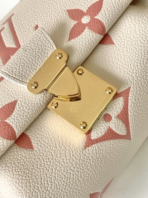 Cuero preferido de Mini Sling Bag Branded LV Rose Trianon Two Monogram Empreinte de la nata