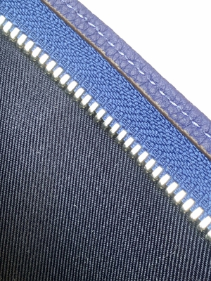 Cremallera doble de la pequeña cartera de Gastón Louis Vuitton LV Pochette usable 