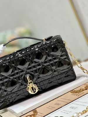 Negro calificado Flip Closure de señora Dior Patent Clutch Small Pearl
