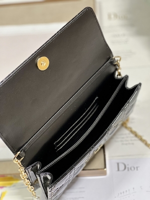 Negro calificado Flip Closure de señora Dior Patent Clutch Small Pearl