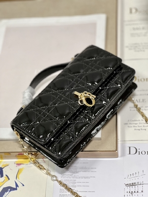 Negro calificado Flip Closure de señora Dior Patent Clutch Small Pearl