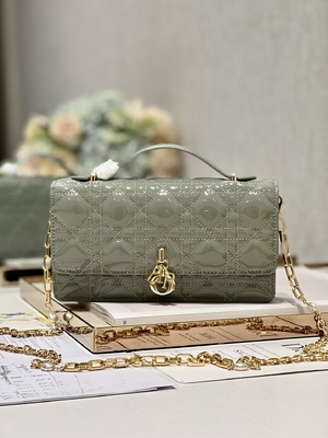 Negro calificado Flip Closure de señora Dior Patent Clutch Small Pearl