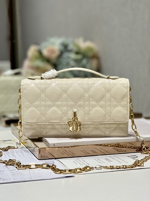 Negro calificado Flip Closure de señora Dior Patent Clutch Small Pearl