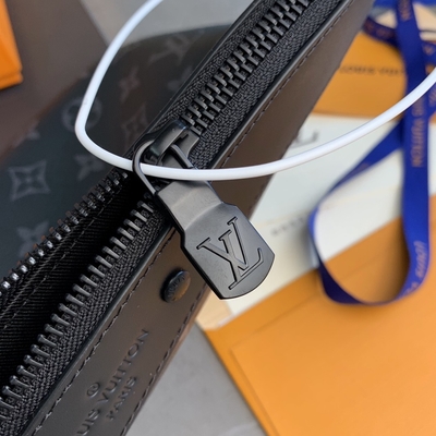 La sombra del monograma cubre a Mini Designer Purses Pochette con cuero para ir Louis Vuitton