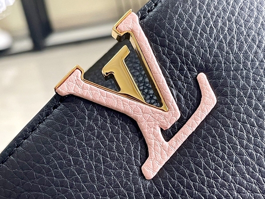 La piel de cabra que alineaba Preloved calificó el bolso Louis Vuitton Capucines Mini