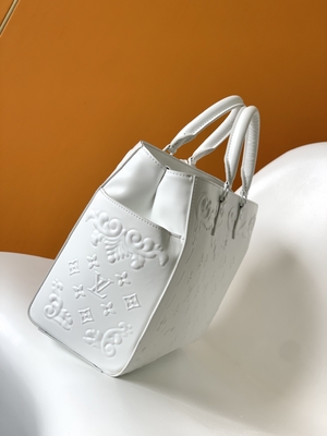El monograma blanco Preloved calificó el bolso Louis Vuitton Sac Plat Tote
