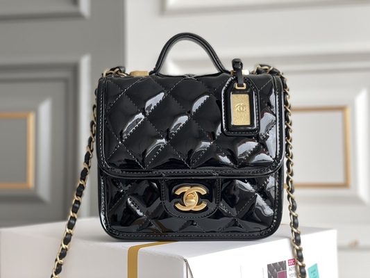Cadena del oro de Chanel 22 Mini Designer Purses Black Spell con la aleta del descenso