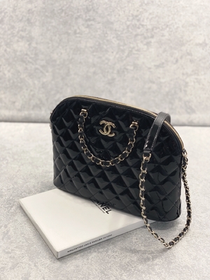 Pequeño Chanel Patent Calfskin Shopping Bag con señora retra Style