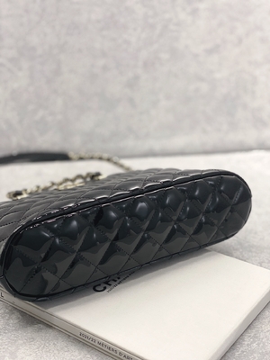 Pequeño Chanel Patent Calfskin Shopping Bag con señora retra Style