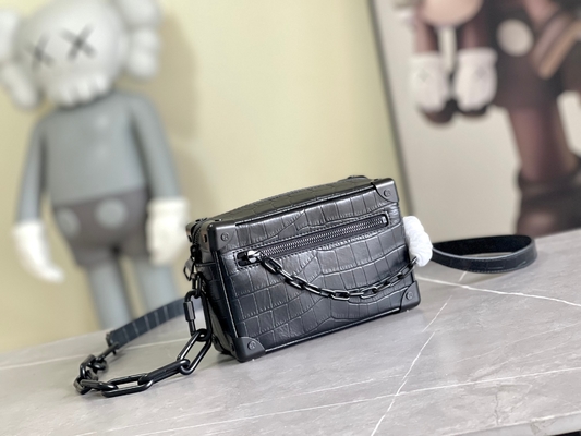 Tronco suave Mini Small Patent Leather de Crocodilien Matte Black Louis Vuitton LV