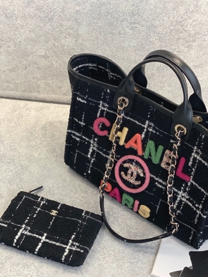 La aduana 2022 de Chanel Sotheby calificó el totalizador del arco iris del FW del bolso de la playa del tweed de los bolsos